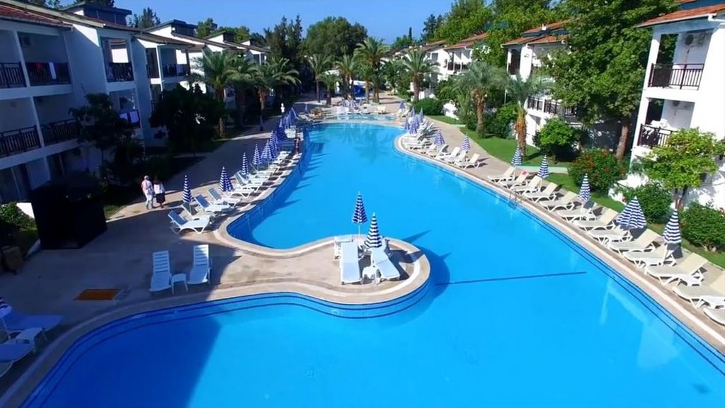 Ganita Holiday Village Hotel